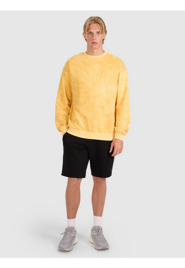 4f - 4F Bluza dresowa nierozpinana bez kaptura męska - żółta L. Okazja: na co dzień. Typ kołnierza: bez kaptura. Kolor: żółty. Materiał: dresówka. Wzór: gładki, ze splotem. Styl: casual, klasyczny, sportowy