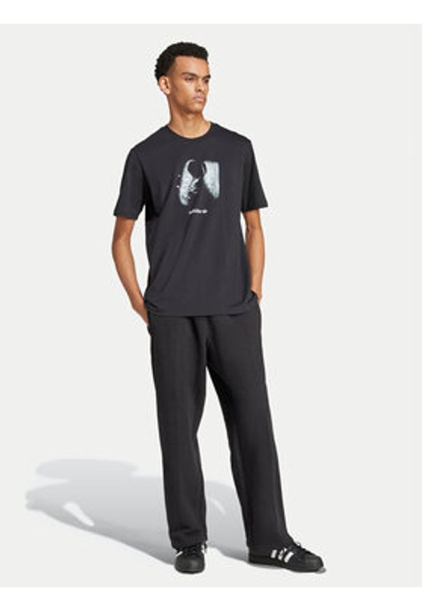 Adidas - adidas T-Shirt Supply Street IY3431 Czarny Regular Fit. Kolor: czarny. Materiał: bawełna. Styl: street