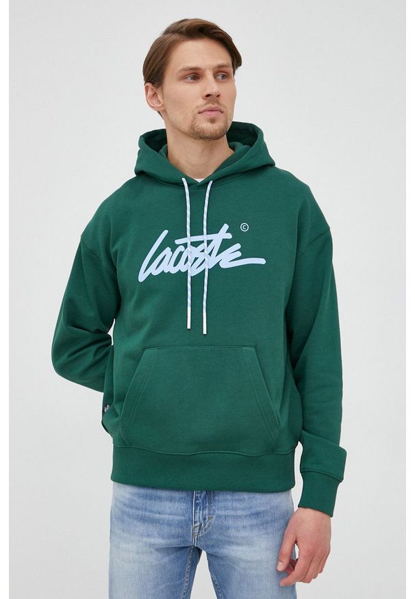 Lacoste bluza bawełniana męska kolor zielony z kapturem z nadrukiem. Typ kołnierza: kaptur. Kolor: zielony. Materiał: bawełna. Wzór: nadruk