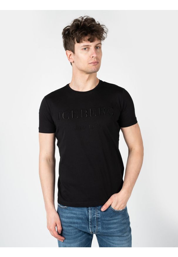 Iceberg T-Shirt "C-Neck" | F0146301 | Mężczyzna | Czarny. Okazja: na co dzień. Kolor: czarny. Materiał: bawełna. Styl: klasyczny, elegancki, casual