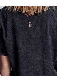 ONETEASPOON - Czarna koszulka z haftowanym logo. Kolor: czarny. Materiał: bawełna, tkanina. Wzór: haft #4