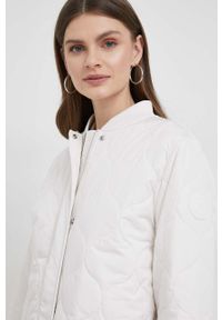 TOMMY HILFIGER - Tommy Hilfiger kurtka damska kolor biały przejściowa. Okazja: na co dzień. Kolor: biały. Materiał: tkanina, materiał. Wzór: gładki. Styl: casual #4