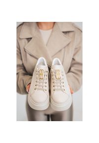 Beżowe Sneakersy Karino Modne Półbuty Damskie. Okazja: na co dzień. Kolor: beżowy. Materiał: skóra. Wzór: gładki. Obcas: na platformie. Sport: turystyka piesza #6