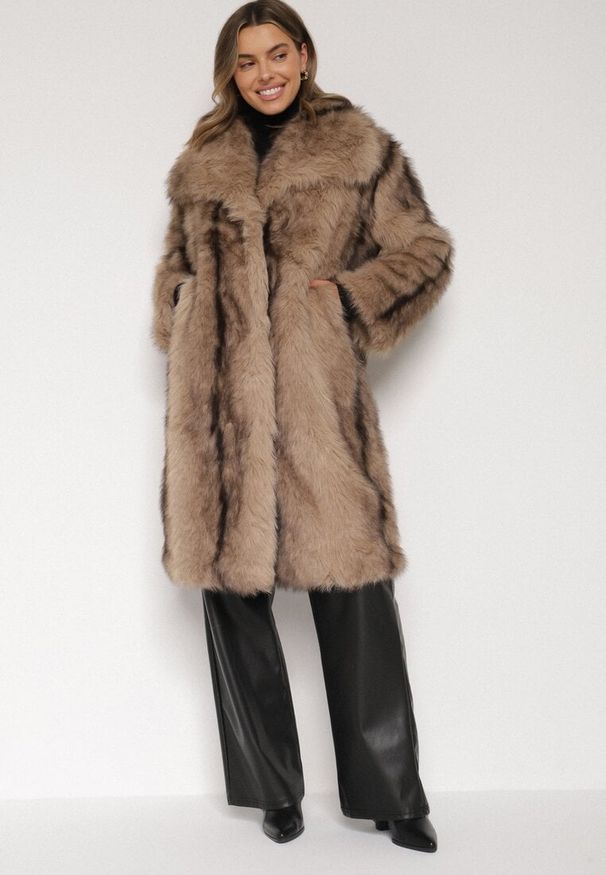 Born2be - Brązowy Płaszcz Futro z Szerokim Kołnierzem i Kieszeniami Ezinda. Okazja: do pracy, na co dzień, na spotkanie biznesowe. Typ kołnierza: golf. Kolor: brązowy. Materiał: futro. Styl: klasyczny, casual, elegancki, biznesowy