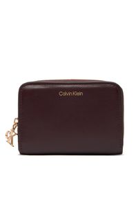 Calvin Klein Mały Portfel Damski Ck Medium Flap Zip Around LV04F1075G Brązowy. Kolor: brązowy. Materiał: skóra