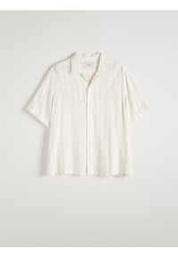 Reserved - Wiskozowa koszula w paski - biały. Kolor: biały. Materiał: wiskoza. Wzór: paski