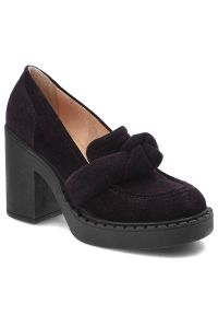 Fioletowe Półbuty Simen Skórzane Eleganckie Buty Na Obcasie. Okazja: na co dzień, na spotkanie biznesowe, do pracy. Zapięcie: bez zapięcia. Kolor: fioletowy. Materiał: skóra. Szerokość cholewki: normalna. Obcas: na obcasie. Styl: elegancki. Wysokość obcasa: średni