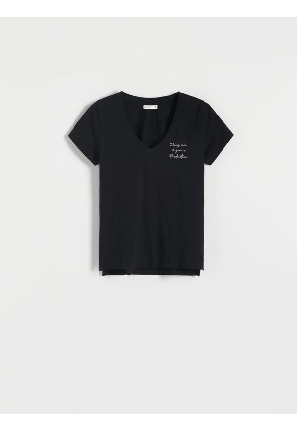Reserved - T-shirt z nadrukiem - czarny. Kolor: czarny. Materiał: bawełna, dzianina. Wzór: nadruk