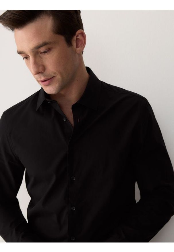 Reserved - Koszula slim z bawełny egipskiej - czarny. Kolor: czarny. Materiał: bawełna