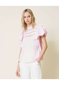 TwinSet - TWINSET - Różowa bluzka z koronką. Kolor: fioletowy, wielokolorowy, różowy. Materiał: koronka. Wzór: koronka