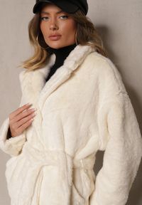 Renee - Kremowa Kurtka Dorima. Kolor: beżowy. Materiał: skóra, poliester, futro. Sezon: zima, jesień. Styl: elegancki #5