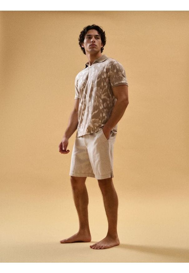 Sinsay - Szorty z domieszką lnu - beżowy. Kolor: beżowy. Materiał: len