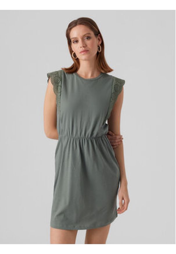 Vero Moda Sukienka codzienna Hollyn 10265206 Zielony Regular Fit. Okazja: na co dzień. Kolor: zielony. Materiał: bawełna. Typ sukienki: proste. Styl: casual