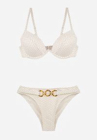 Born2be - Jasnobeżowe Bikini Dwuczęściowe w Geometryczny Wzór z Ozdobą na Majtkach Corraenia. Kolekcja: plus size. Kolor: beżowy. Długość: długie. Wzór: aplikacja, geometria #6