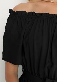 Born2be - Czarna Bawełniana Sukienka Hiszpanka z Wiskozą z Gumką i Materiałowym Paskiem w Talii Tiamanthe. Okazja: na imprezę, na co dzień. Typ kołnierza: dekolt hiszpanka. Kolor: czarny. Materiał: materiał, bawełna, wiskoza. Sezon: lato. Styl: casual, elegancki #6