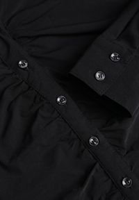 Renee - Czarna Marszczona Koszula z Bawełną Avenarie. Okazja: na spotkanie biznesowe. Kolor: czarny. Materiał: bawełna. Styl: biznesowy, klasyczny #4