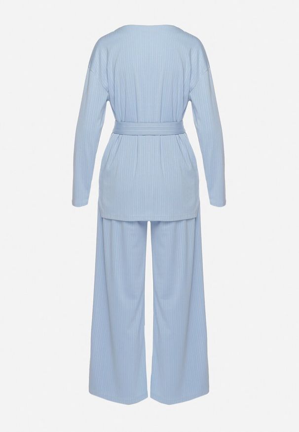 Born2be - Jasnoniebieski Komplet z Spodnie Prostymi Nogawkami i Bluzka z Paskiem Carenesa. Kolor: niebieski