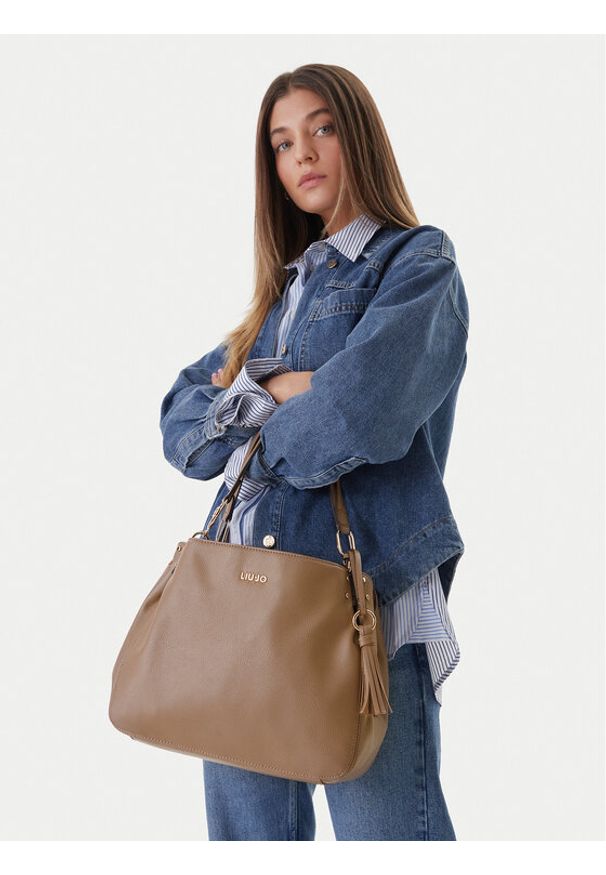 Liu Jo Torebka AA6185 E1012 Brązowy. Kolor: brązowy. Materiał: skórzane