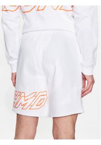 John Richmond Szorty sportowe UMP23012BE Biały Regular Fit. Kolor: biały. Materiał: bawełna. Styl: sportowy #2