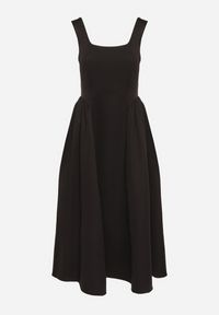 Born2be - Czarna Rozkloszowana Sukienka na Szerokich Ramiączkach Reterna. Okazja: na imprezę. Typ kołnierza: dekolt kwadratowy. Kolor: czarny. Długość rękawa: na ramiączkach. Styl: elegancki. Długość: mini #2