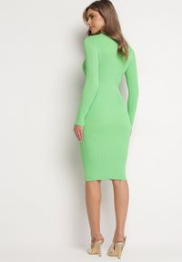 Born2be - Zielona Dzianinowa Sukienka z Guzikami Allipoda. Kolor: zielony. Materiał: dzianina. Długość rękawa: długi rękaw. Typ sukienki: dopasowane. Styl: klasyczny. Długość: midi #3