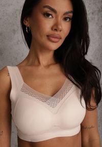 Renee - Beżowy Sportowy Biustonosz z Usztywnieniem Ozdobiony Siateczkową Wstawką Edalissa. Kolor: beżowy. Rodzaj stanika: wyciągane miseczki. Wzór: aplikacja #7