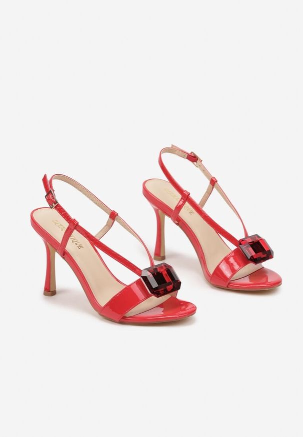 Renee - Czerwone Eleganckie Sandały na Obcasie z Ozdobnym Kamieniem i Paskami Aridwenna. Zapięcie: pasek. Kolor: czerwony. Obcas: na obcasie. Styl: elegancki. Wysokość obcasa: średni