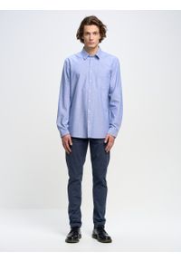 Big-Star - Koszula męska z tkaniny typu oxford niebieska Trixi 401. Okazja: na co dzień. Kolor: niebieski. Materiał: tkanina. Wzór: gładki. Styl: casual, klasyczny #1