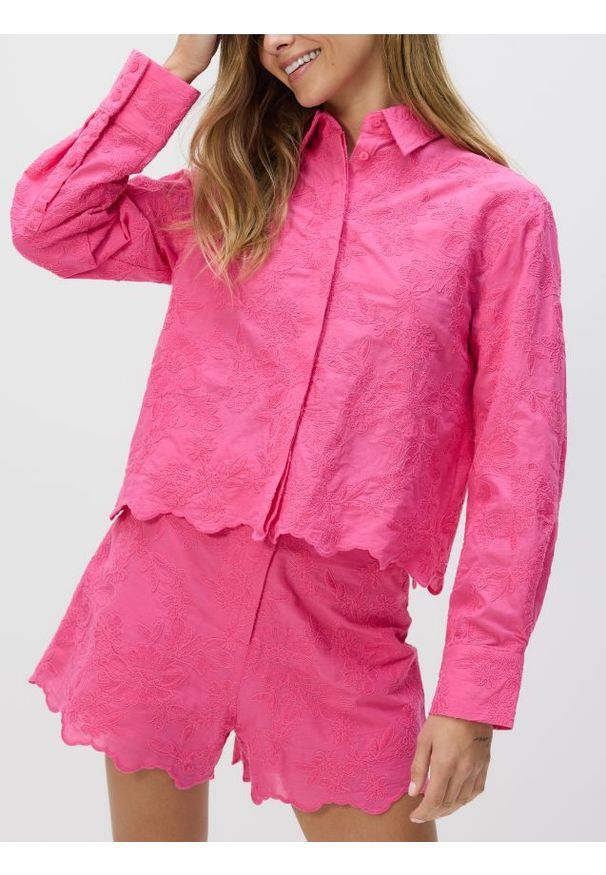 Reserved - Bawełniana koszula z haftem - fuksja. Kolor: różowy. Materiał: bawełna. Wzór: haft