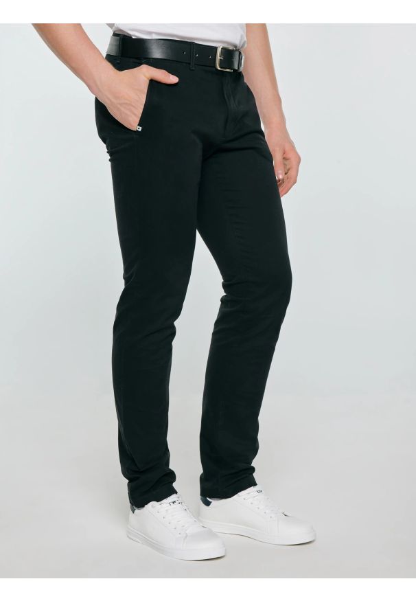 Big-Star - Spodnie męskie chinosy czarne Erhat 907. Kolor: czarny. Materiał: bawełna, tkanina. Długość: długie. Styl: elegancki