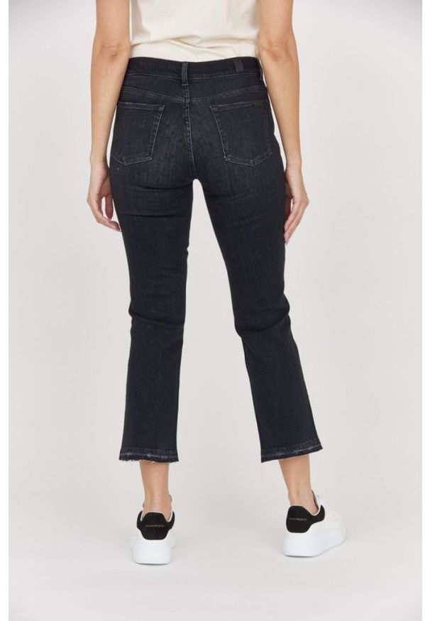 7 FOR ALL MANKIND Czarne jeansy damskie z lekko poszarpanymi nogawkami THE STRAIGHT CROP SLIM ILLUSION SAVAGE, Rozmiar 30. Kolor: czarny