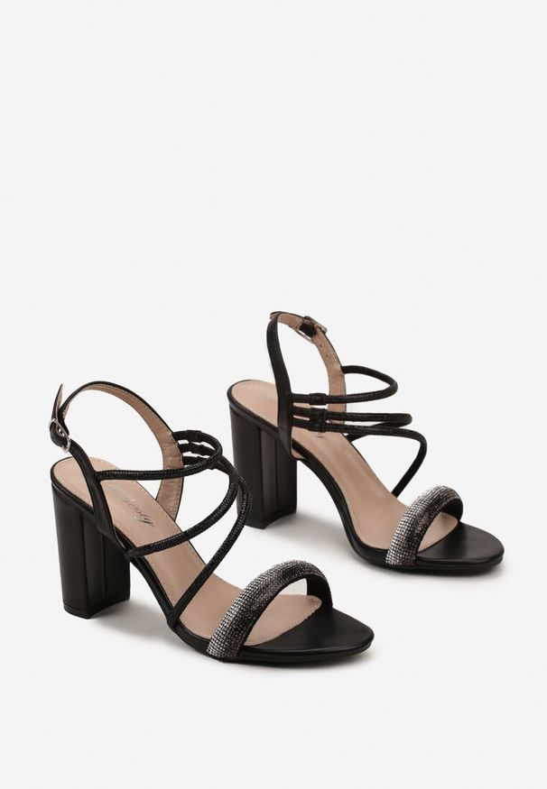 Renee - Czarne Sandały z Biżuteryjnymi Paseczkami i Obcasem Typu Słupek Selari. Kolor: czarny. Wzór: aplikacja. Obcas: na obcasie. Wysokość obcasa: średni
