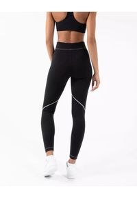 Legginsy fitness damskie Nike Sportswear Swoosh czarne. Kolor: czarny. Sport: fitness