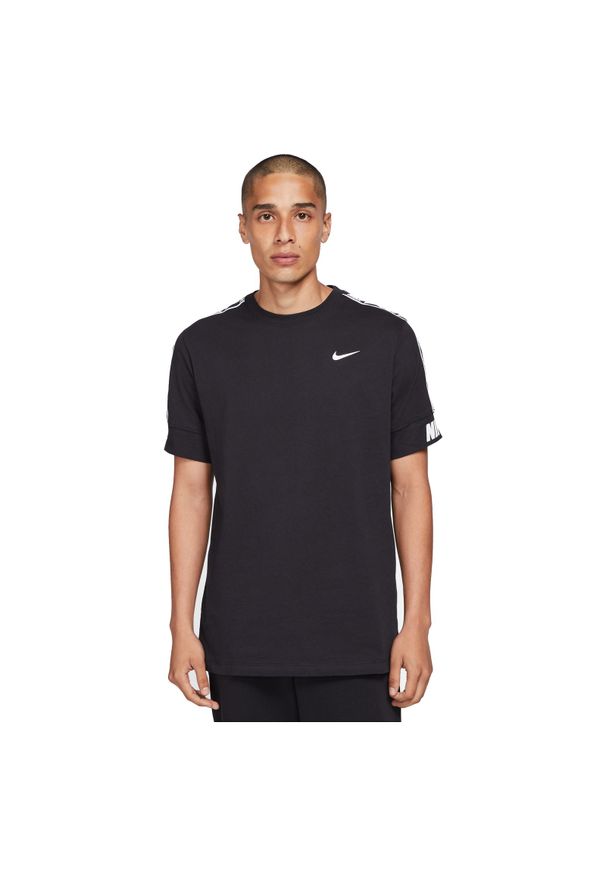 Koszulka męska Nike Sportswear Repeat CZ7829. Materiał: bawełna, jersey. Wzór: napisy