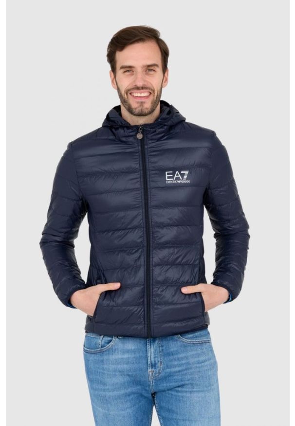 EA7 Emporio Armani - EA7 Granatowa męska kurtka puchowa, Rozmiar S. Kolor: niebieski. Materiał: puch
