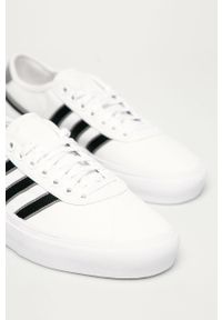 adidas Originals - Tenisówki. Nosek buta: okrągły. Zapięcie: sznurówki. Kolor: biały. Materiał: materiał, syntetyk, skóra, guma, zamsz. Szerokość cholewki: normalna #5