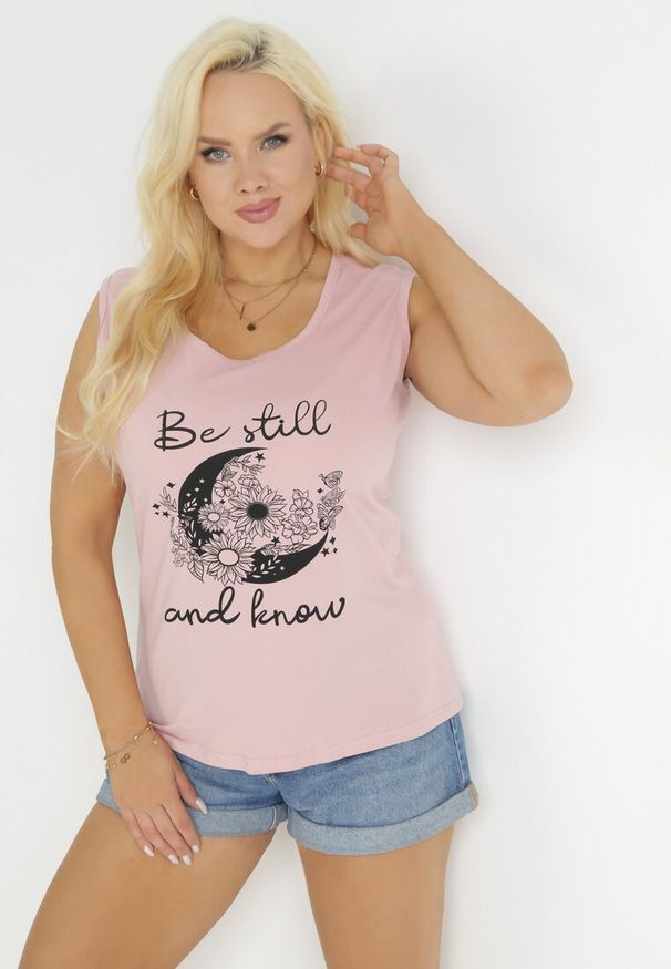 Born2be - Różowy Tank Top z Nadrukiem i Okrągłym Dekoltem Irinka. Kolor: różowy. Wzór: nadruk