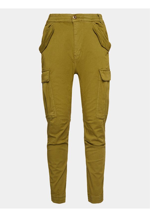 Alpha Industries Joggery Airman 188201 Zielony Tapered Fit. Kolor: zielony. Materiał: bawełna