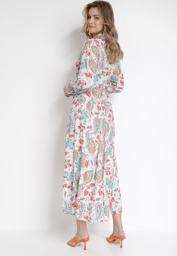 Born2be - Biała Sukienka z Wiskozy o Koszulowym Kroju Galanthe. Kolor: biały. Materiał: wiskoza, materiał. Długość rękawa: długi rękaw. Wzór: kolorowy. Typ sukienki: szmizjerki, koszulowe. Długość: maxi