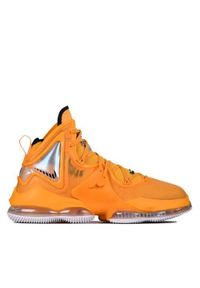 Buty koszykarskie męskie Nike Lebron 19. Zapięcie: sznurówki. Kolor: pomarańczowy. Materiał: materiał, syntetyk. Szerokość cholewki: normalna. Sport: koszykówka
