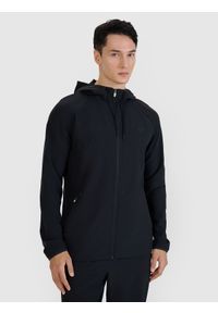 4f - 4F Bluza treningowa regular szybkoschnąca męska - czarna M. Typ kołnierza: kaptur. Kolor: czarny. Materiał: elastan, materiał, włókno, dzianina, syntetyk. Długość rękawa: raglanowy rękaw. Wzór: ze splotem, gładki, jednolity. Styl: sportowy. Sport: fitness #1