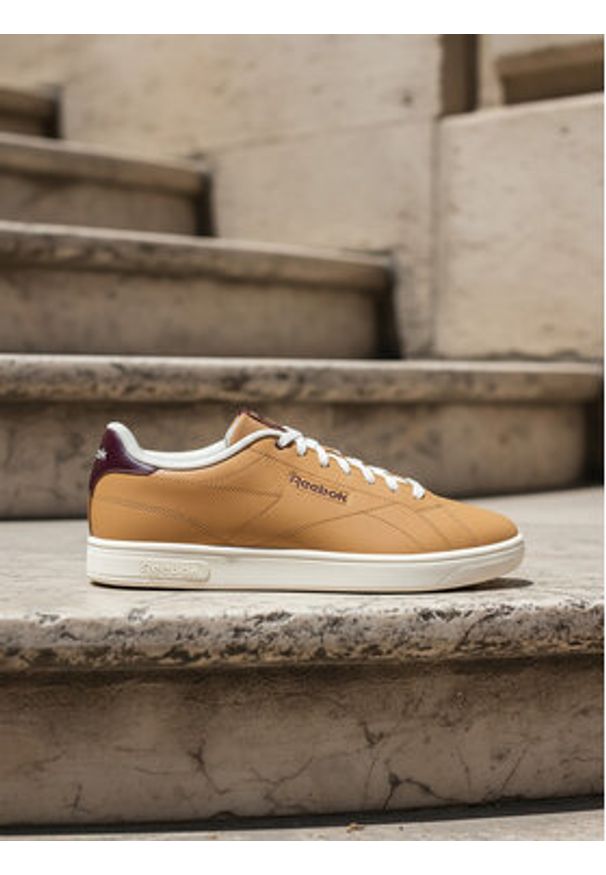 Reebok Sneakersy CEO- COURT CLEAN 100230434 Brązowy. Kolor: brązowy. Materiał: materiał