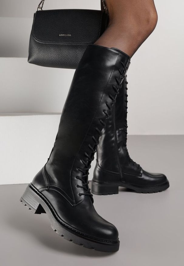 Born2be - Czarne Kozaki w Stylu Workerów Cahrarah. Okazja: na co dzień. Kolor: czarny. Materiał: jeans. Styl: klasyczny, casual