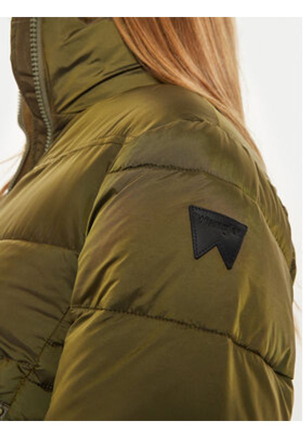 Wrangler Kurtka zimowa 112356502 Zielony Regular Fit. Kolor: zielony. Materiał: syntetyk. Sezon: zima