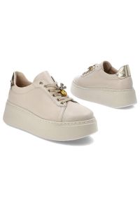 Beżowe Sneakersy Karino Modne Obuwie Damskie. Okazja: na co dzień. Kolor: beżowy. Materiał: materiał #3