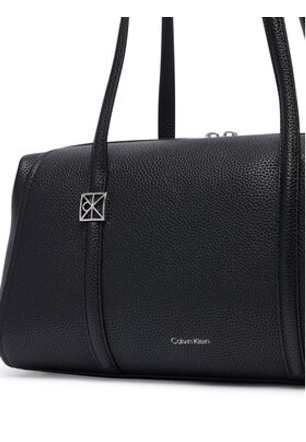 Calvin Klein Torebka Emblem Hw Pebble Doctor Shoulder LV04F3614G Czarny. Kolor: czarny. Materiał: skórzane