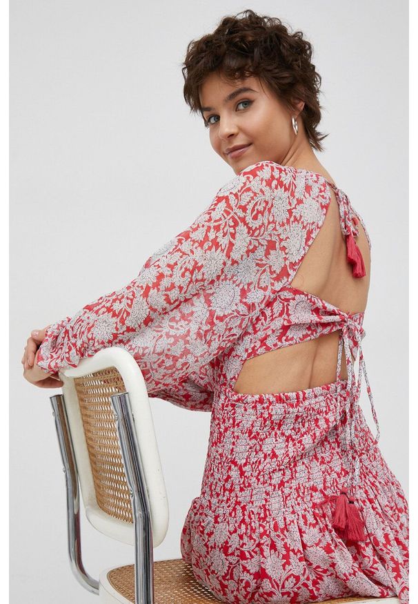 Pepe Jeans sukienka Berenice kolor czerwony maxi rozkloszowana. Kolor: czerwony. Długość rękawa: raglanowy rękaw. Typ sukienki: rozkloszowane. Długość: maxi