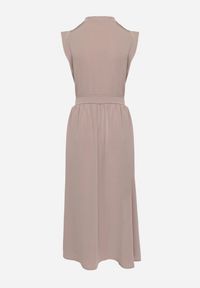 Born2be - Brązowa Sukienka Koszulowa o Rozkloszowanym Kroju z Wiązaniem w Pasie Mavirielle. Okazja: na co dzień. Typ kołnierza: dekolt w serek. Kolor: brązowy. Materiał: skóra. Długość rękawa: długi rękaw. Typ sukienki: koszulowe. Styl: casual, elegancki #5