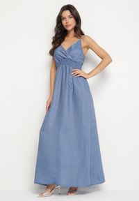 Born2be - Niebieska Kopertowa Sukienka na Ramiączkach z Wiskozy Zdobiona Cyrkoniami Ararielle. Okazja: na co dzień, na spacer, na imprezę. Typ kołnierza: dekolt w kształcie V. Kolor: niebieski. Materiał: wiskoza. Długość rękawa: na ramiączkach. Wzór: aplikacja. Typ sukienki: kopertowe. Styl: klasyczny, casual #1