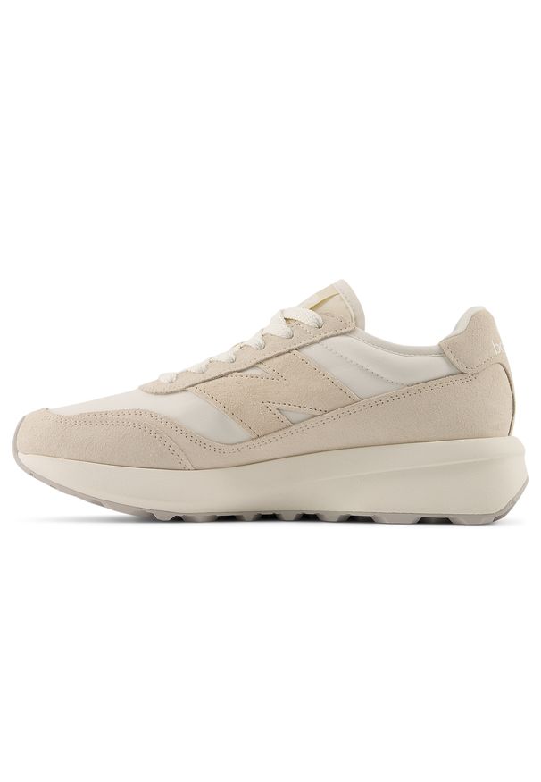 Buty unisex New Balance U370PC – beżowe. Kolor: beżowy. Materiał: zamsz, skóra. Szerokość cholewki: normalna. Sezon: lato